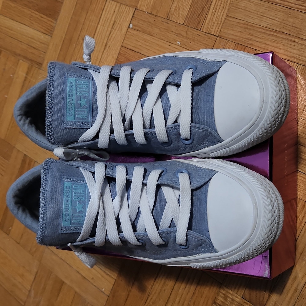 Converse All Stars. 7.5 Light blue/grey sneakers